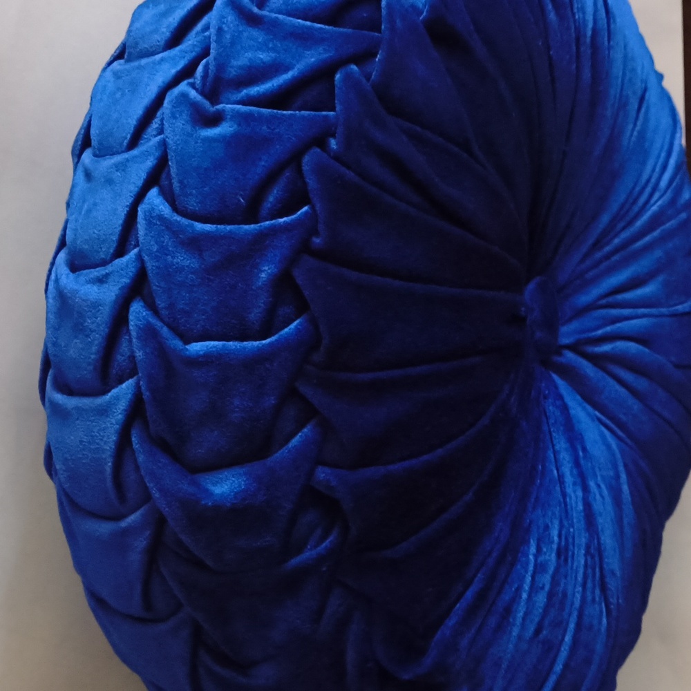 SALE: Luxurious Blue Velvet Accent Pillow - Picture 3 of 3